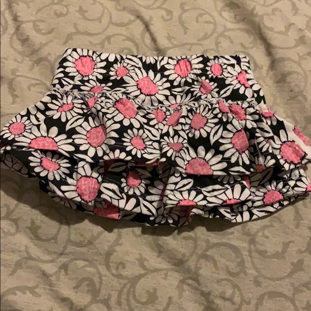 A skirt from hello gorgeous 6/9 months